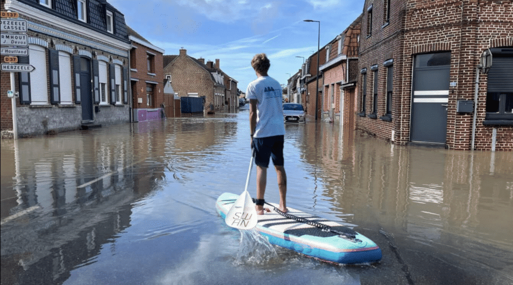 Utiliser son paddle en cas d’inondation : Conseils et précautions