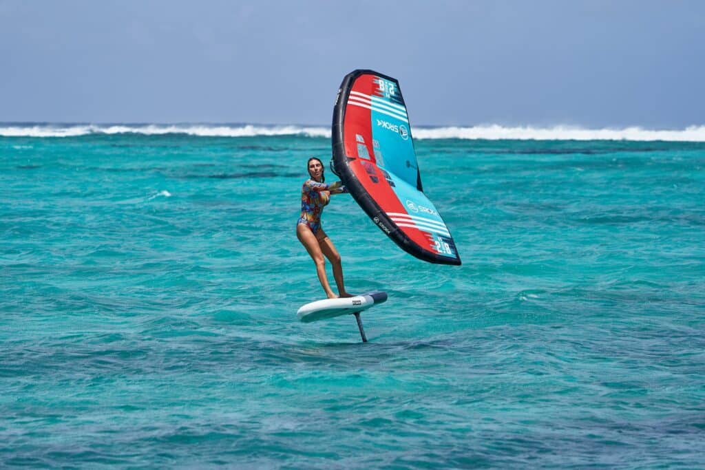 comment voler en wingfoil, ces premiers bords