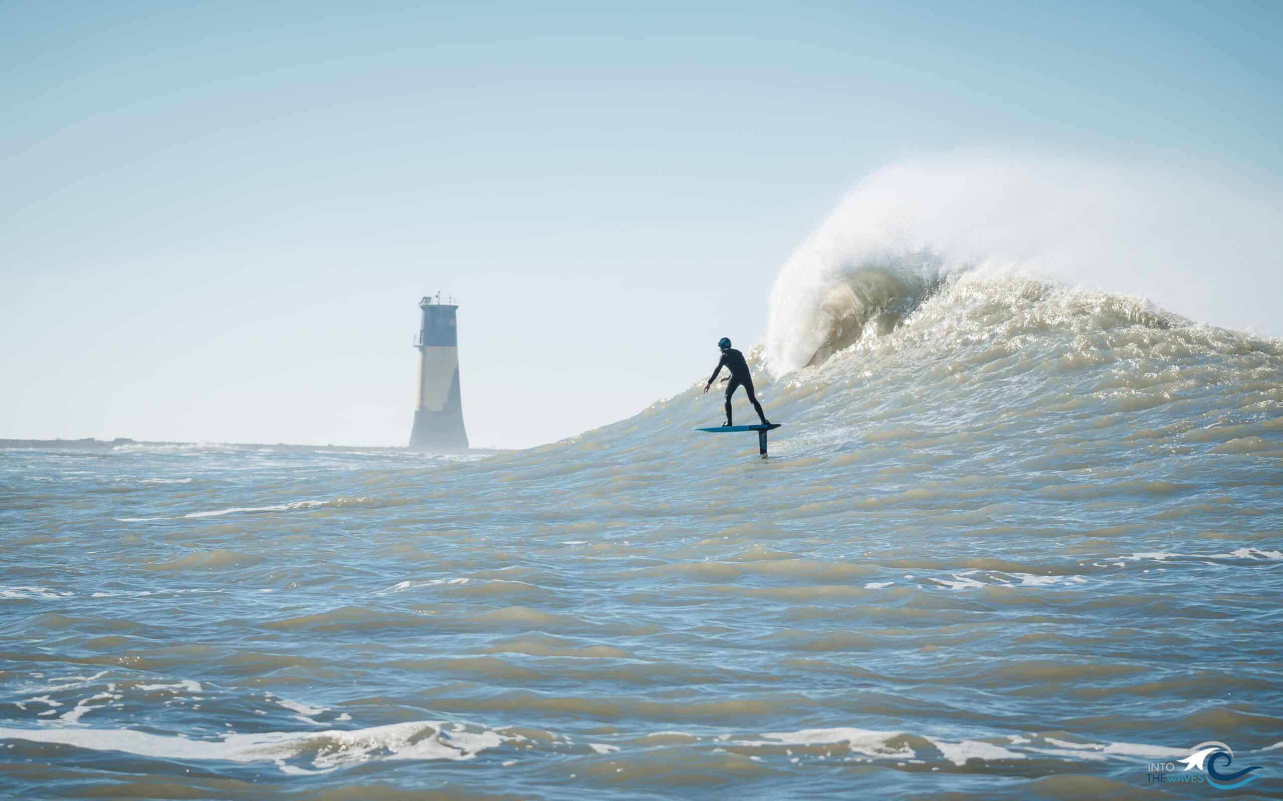 Surf foil avec matériel SROKA Elite.
